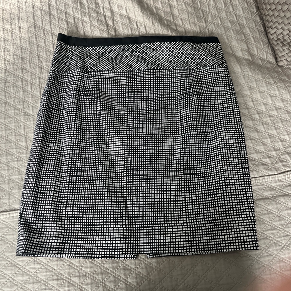 Express Black and White Pencil Skirt Knee-Length
